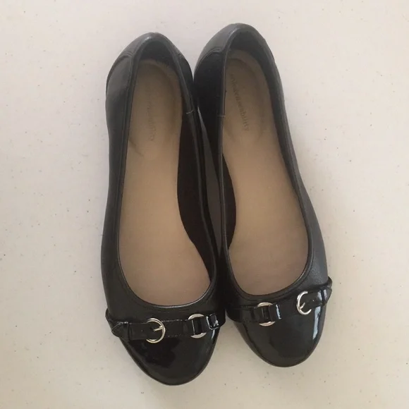 Solesenseability Black Patent Cap Ballet Flats 6 - Picture 2 of 16